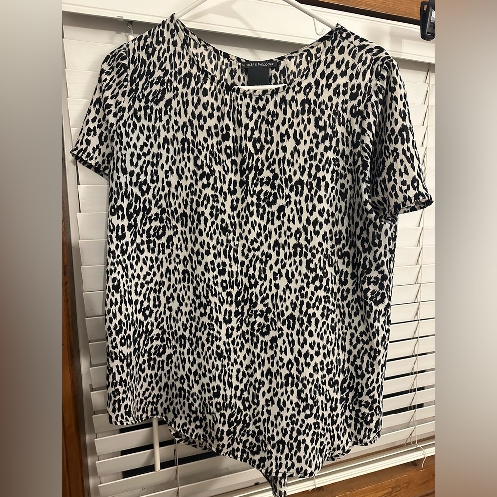 Chelsea & Theodore cream and black cheetah print blouse. Size medium